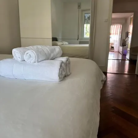 Con Balcon En El Centro Апартаменты *