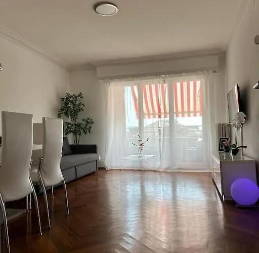 Con Balcon En El Centro Λωζάνη