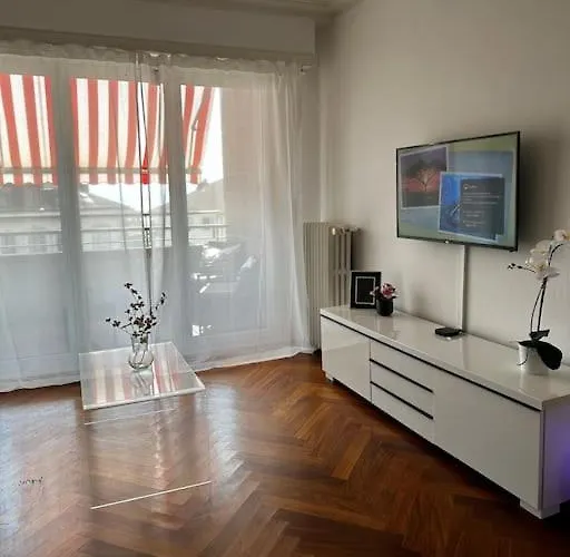 Con Balcon En El Centro Λωζάνη